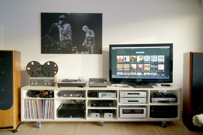 exclusives HiFi-Regal aus Birke MPX